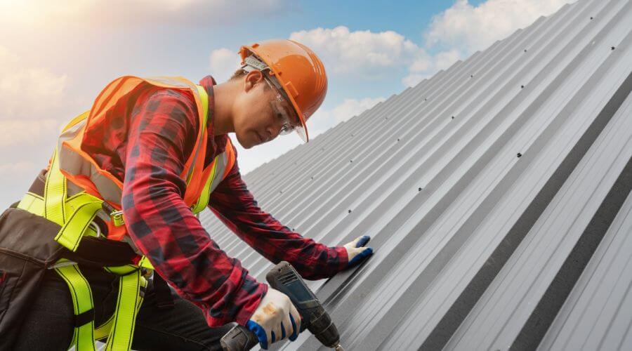 Professional gutter cleaning in East Alton, IL